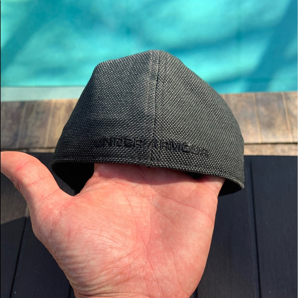 Mens UnderArmour fitted hat - Picture 2 of 3